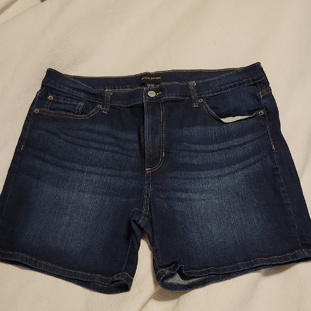 Banana Republic Factory denim shorts 32/14